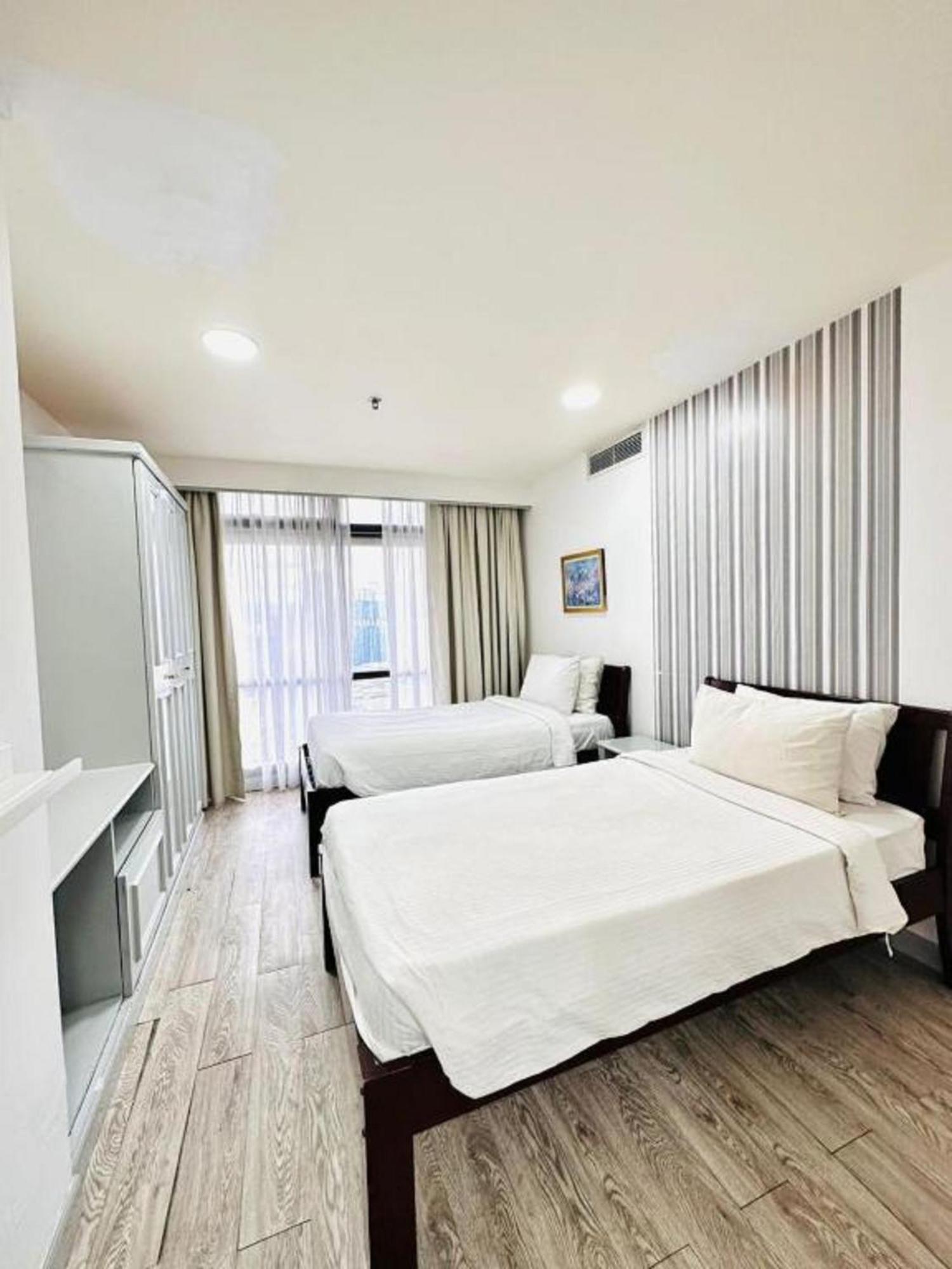 Famous Service Times Square Kl Apartemen