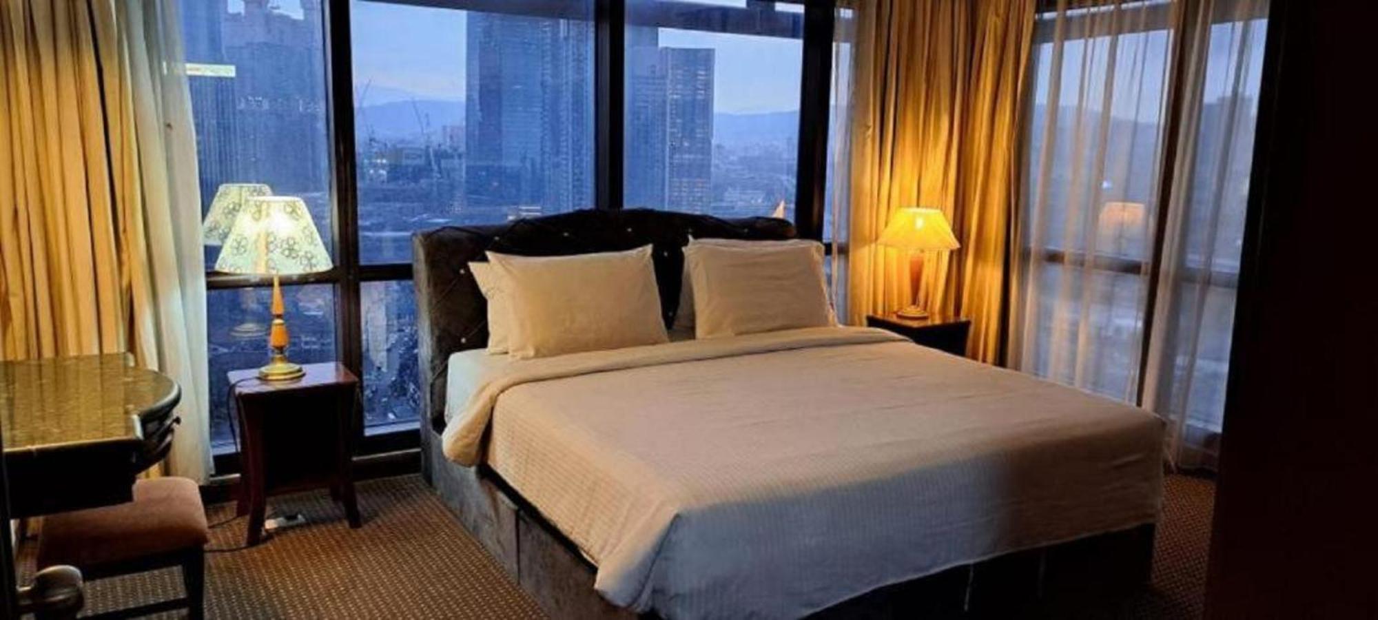 Famous Service Times Square Kl Apartemen