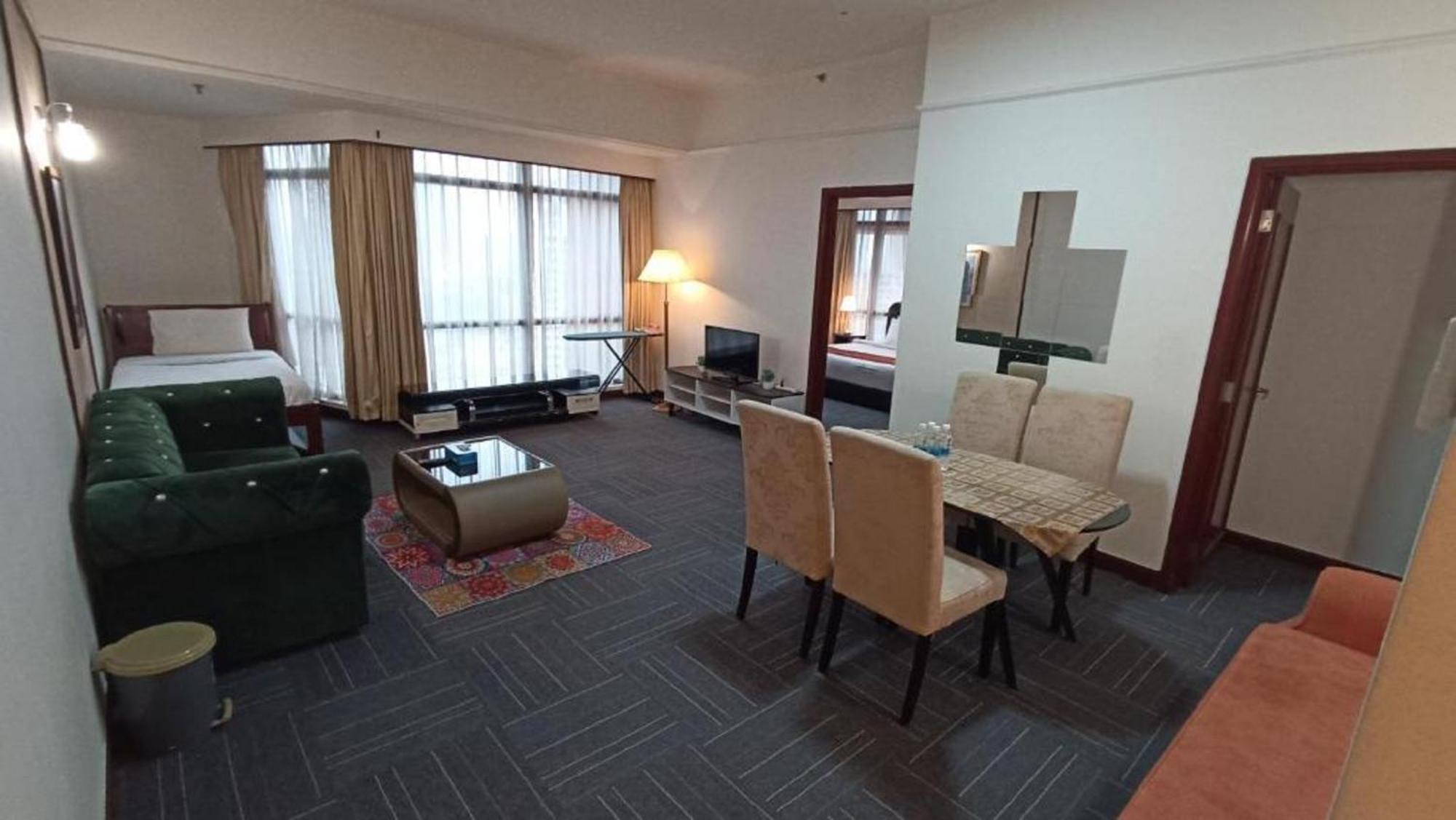 Apartemen Famous Service Times Square Kl Kuala Lumpur
