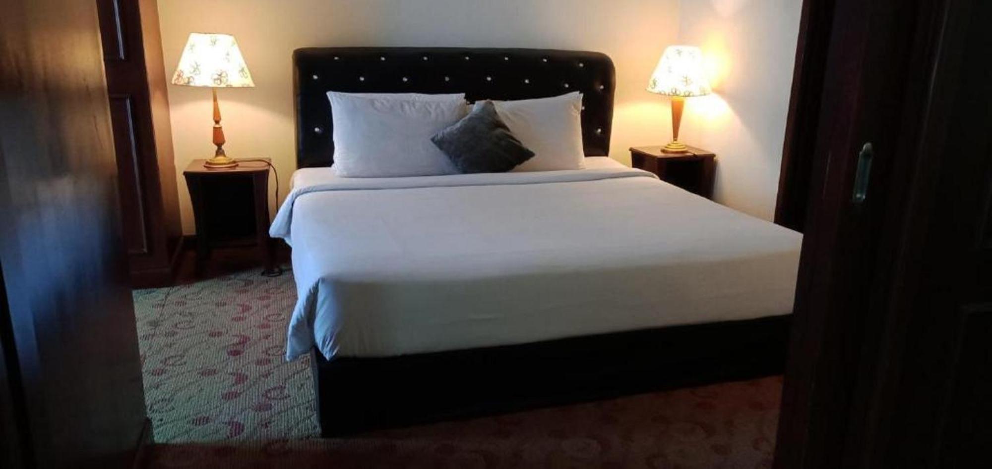 Famous Service Times Square Kl Apartemen